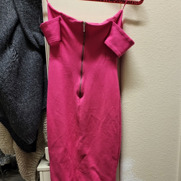 Pink pencil off shoulder dress - Picture 3 of 4
